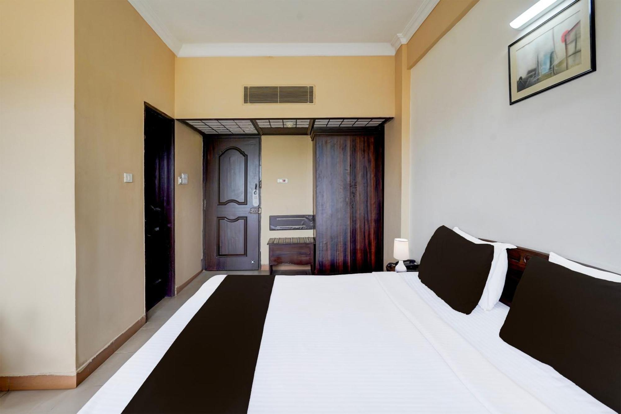 Hotel Super Townhouse Koyambedu Čennai Exteriér fotografie