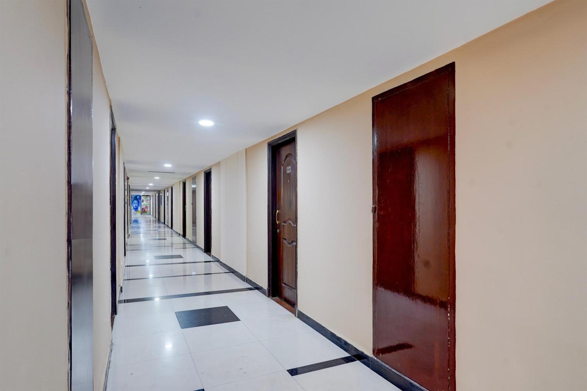 Hotel Super Townhouse Koyambedu Čennai Exteriér fotografie