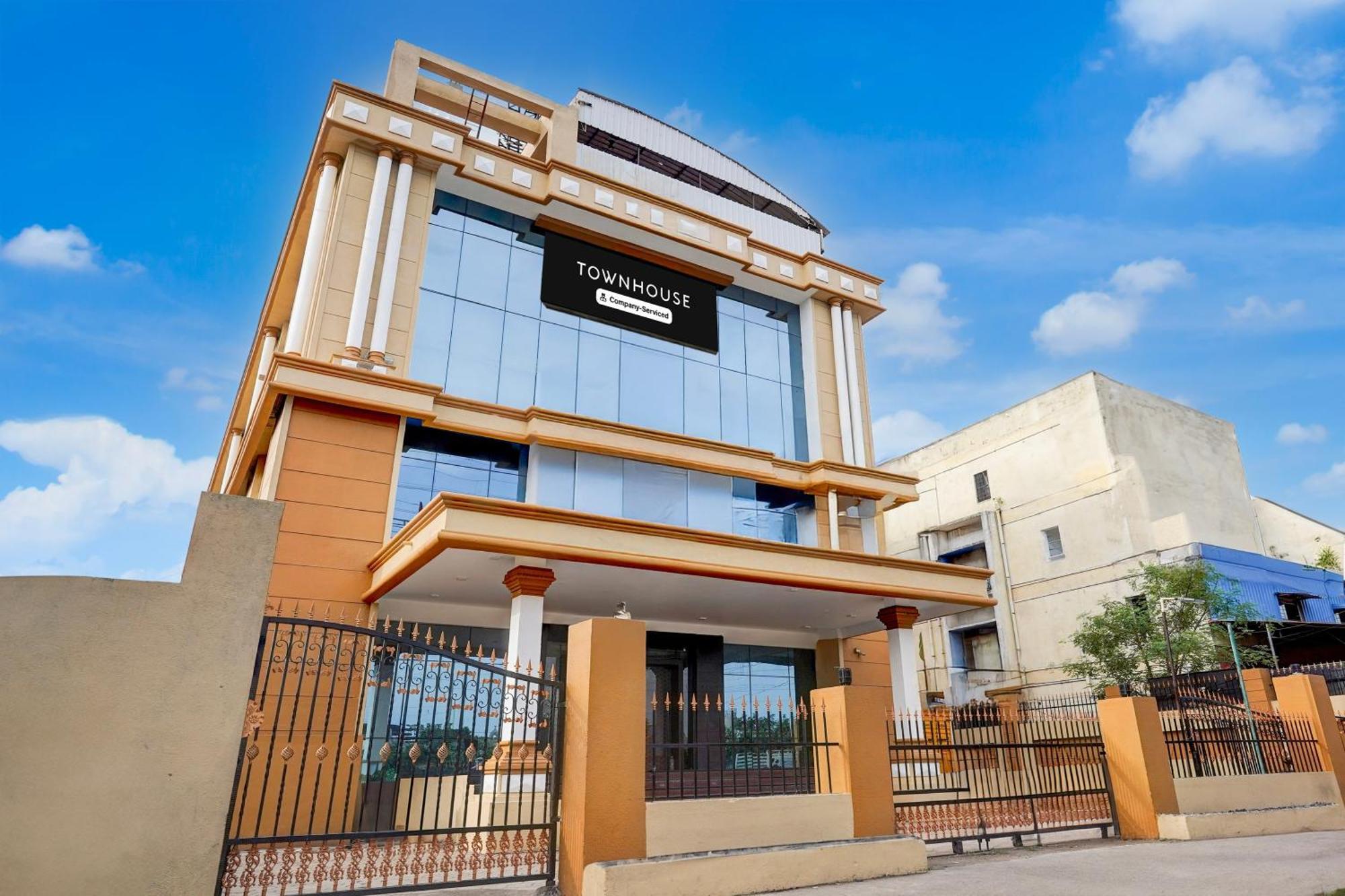 Hotel Super Townhouse Koyambedu Čennai Exteriér fotografie