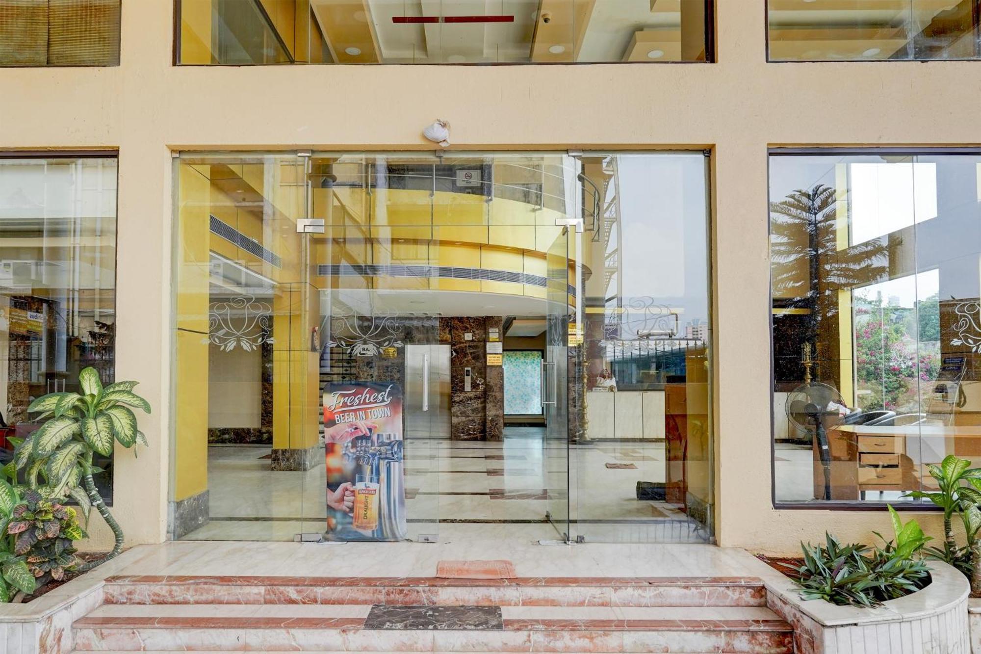 Hotel Super Townhouse Koyambedu Čennai Exteriér fotografie