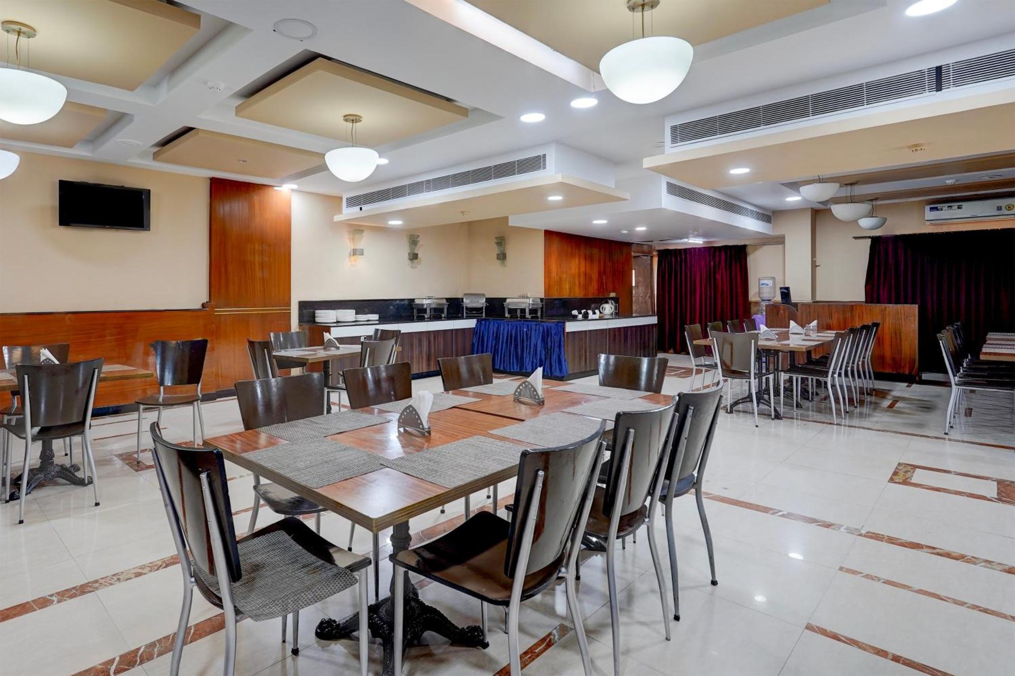 Hotel Super Townhouse Koyambedu Čennai Exteriér fotografie