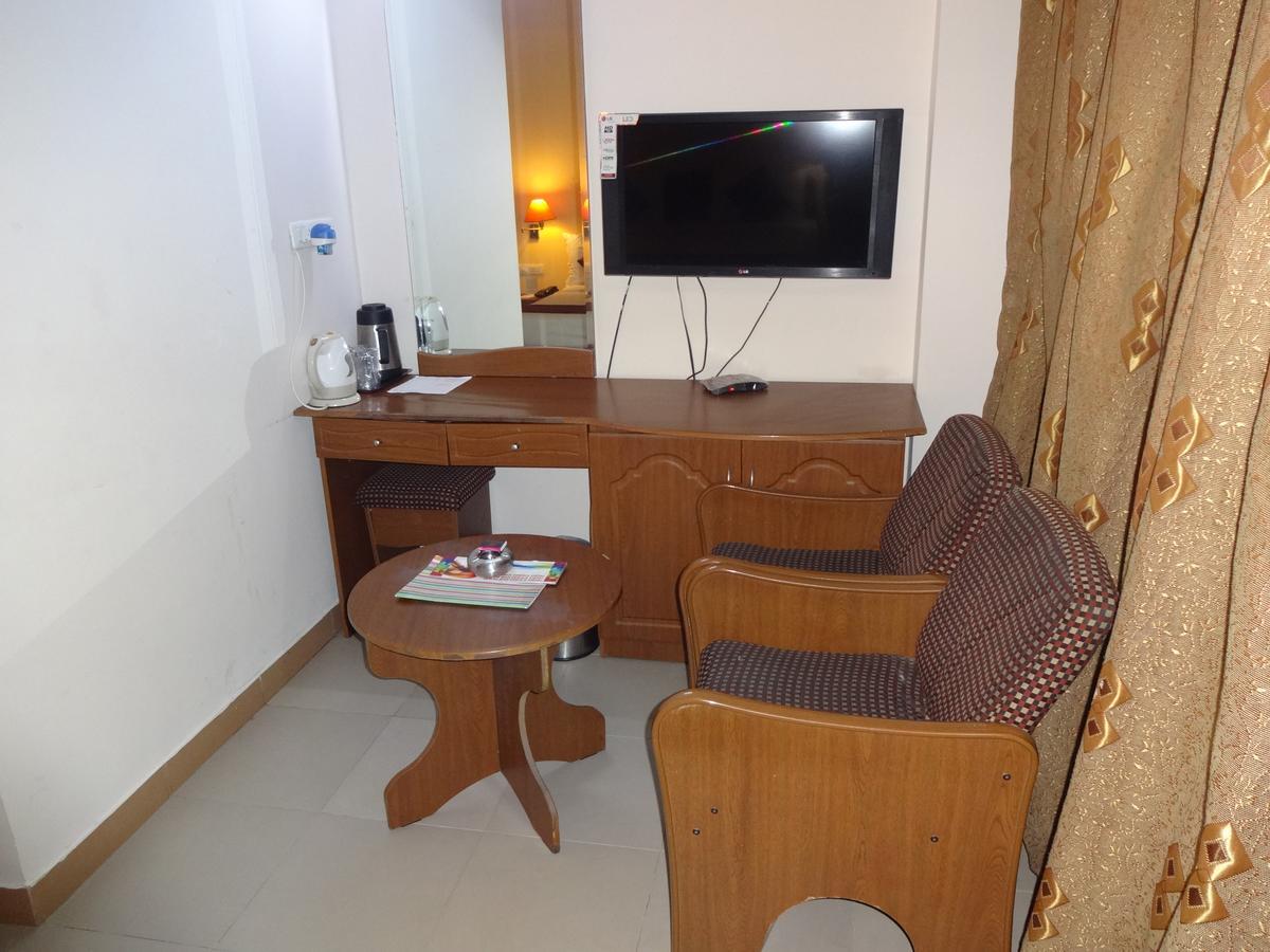 Hotel Super Townhouse Koyambedu Čennai Exteriér fotografie