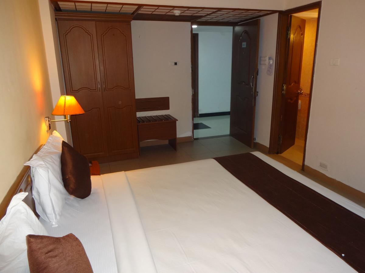 Hotel Super Townhouse Koyambedu Čennai Exteriér fotografie