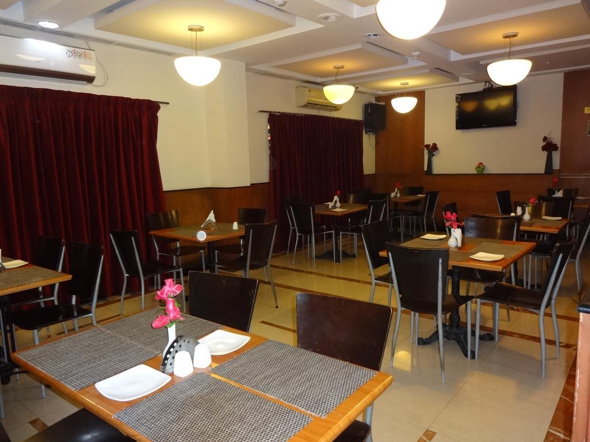 Hotel Super Townhouse Koyambedu Čennai Exteriér fotografie