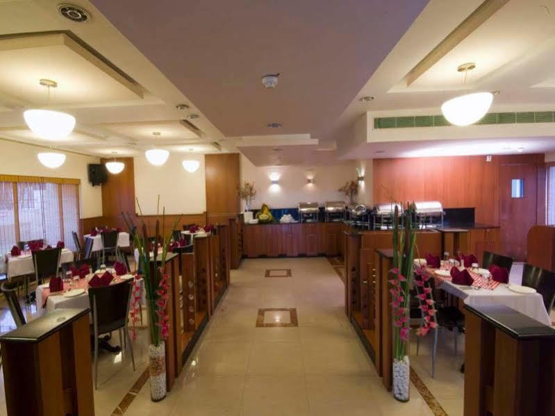 Hotel Super Townhouse Koyambedu Čennai Exteriér fotografie