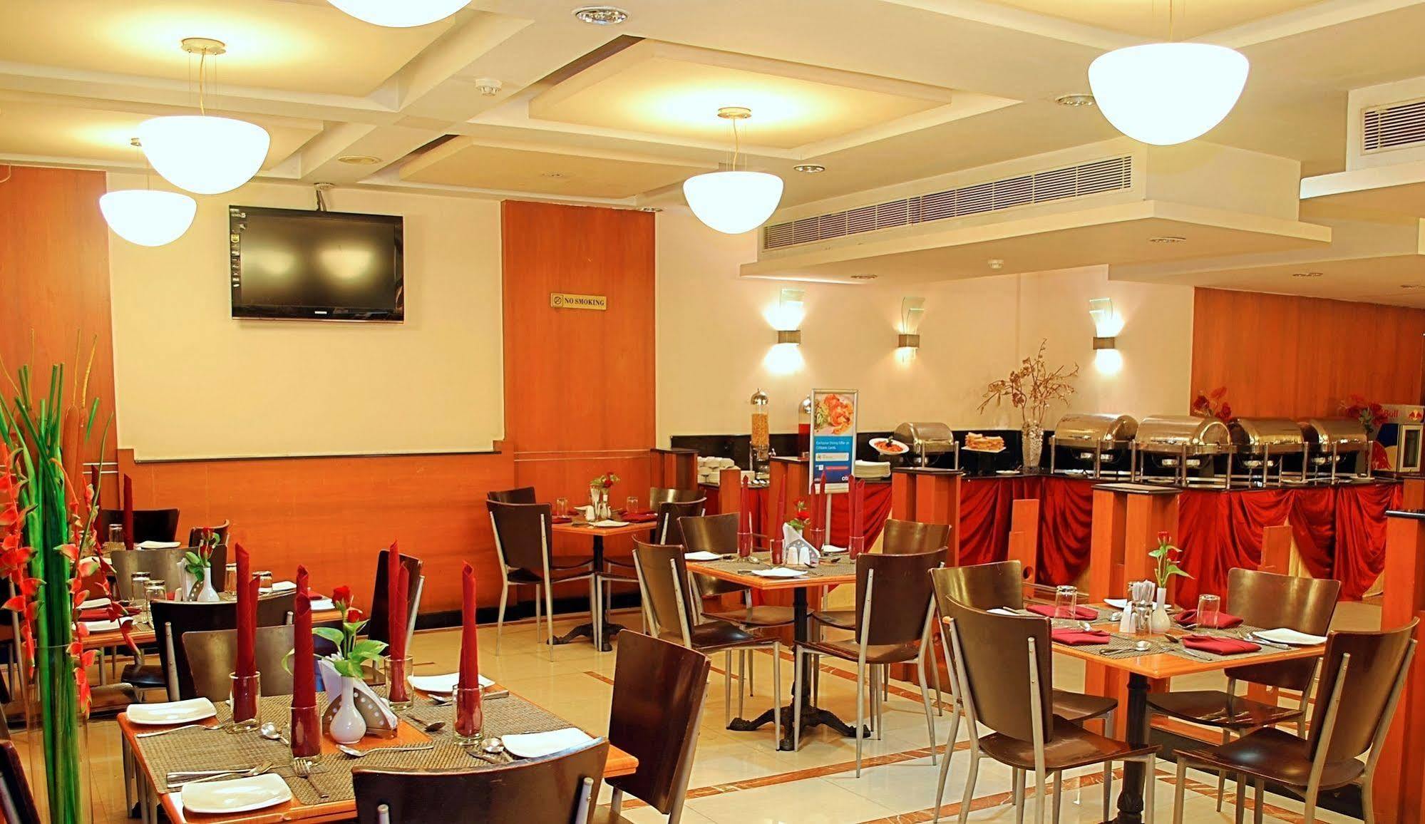 Hotel Super Townhouse Koyambedu Čennai Exteriér fotografie